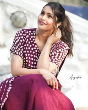 Surabhi Hande Instagram - Elegance, timeless style.✨🕰️
.
.
.
.
.
.
.
.
.
.
.
.
.
#elegance 
#timelessstyle 
#purplesaree 
#marathiactress 
#newlook #style
#💜#✨