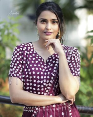 Surabhi Hande Instagram - Elegance, timeless style.✨🕰️
.
.
.
.
.
.
.
.
.
.
.
.
.
#elegance 
#timelessstyle 
#purplesaree 
#marathiactress 
#newlook #style
#💜#✨