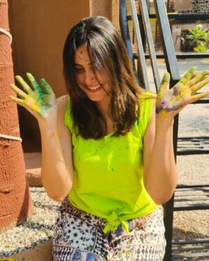 Surabhi Hande Instagram - Happy holi 🎉. #holi #holifestival #color #love