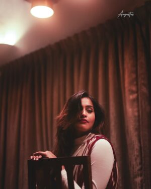 Surabhi Hande Instagram - ❤️

Just me being me 🙌🏻💃🏼

photography by @neilblues & @la_augustus

#fashion #look #vogueindia #marathicelebrity #celebrity #beauty #model #actress #glam #sizzling #surbhihanday #dress