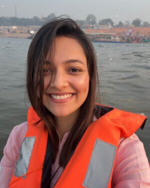 Susmita Chatterjee Instagram - Maha Kumbh 2025 🔱
With @tanichatt ❤️ 

#kumbh #kumbhmela #prayagraj #allahabad #sangam