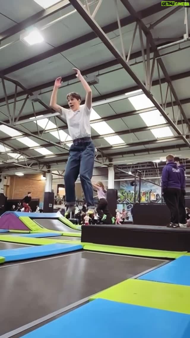 Suzi Ruffell - 1.5K Likes - Is 39 too old to start trampolining?
@bryony_page