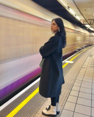 Swarda Thigale Instagram - Shades of London through my eyes 😍

#travel #vlog #swardathigale #london #shard #boroughmarket #fun #happy #blessed 🧿