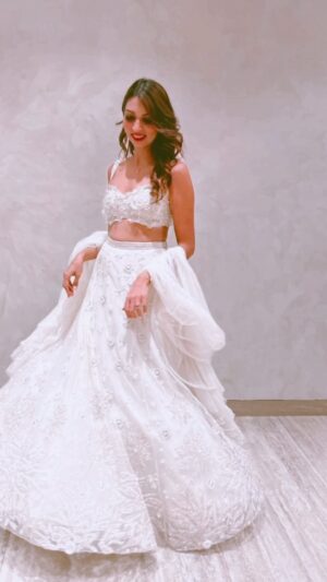 Swati Gandhi Instagram - 🌷🌷🤍🤍

[swati gandhi, myswatitude, indian wear, ethnic white, white lehanga, heeramandi song, bangalore blogger, bangalore influencer, fashion, lifestyle, indian blogger, ethnic love]