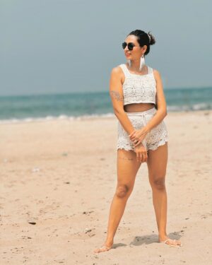 Swati Gandhi Instagram - White sand, white vibes🤍🤍
 
#myswatitude
[Goa, goa beaches, goa diaries, palm trees, tropical life, incredible india, travel goa, myswatitude, indian travel blogger, fashion blogger, lifestyle blogger]