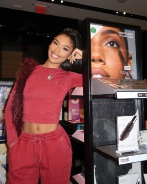 Sydney Martin Instagram - 2025 Sydney sightings🥰 @hauslabs @sephora 

#HausLabs #Sephora #beautymodel #cleanbeauty #mascara #wilheminamodels #makeupideas #cosmetics