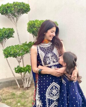 Syra Yousuf Instagram - Eid Mubarak, from us to you ✨
-
-
@mohsin.naveed.ranjha 💙