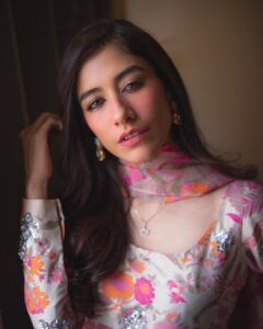 Actress Syra Yousuf HD Photos and Wallpapers July 2023