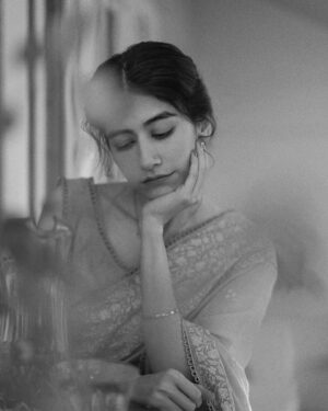 Syra Yousuf Instagram - ✨
بنفش 💜
-
@mehlum.sadriwala 
@iqrafchaudhryofficial 
@palwashayousuf