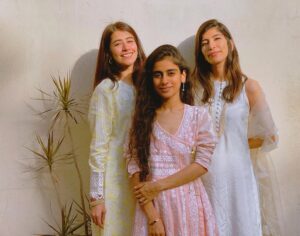 Syra Yousuf Instagram - 🌼🤍🌸
-
@alishbay 
@palwashayousuf