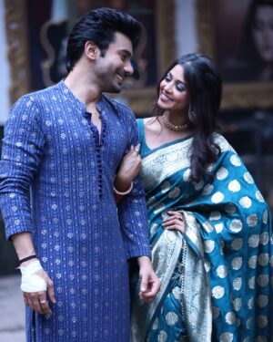 Tanvi Dogra Instagram - 1000 episodes of PARINEETII. 💫 

This is not just a number, it’s a journey we’ve walked together with you. From small towns to big cities, you’ve welcomed us into your homes and hearts, and we couldn’t be more grateful. 

Every emotion, every tear, and every smile on this show is connected to the love and support you’ve given us. Parineetii is not just a show, it’s a part of your lives, your stories, and your relationships. 

This milestone belongs to you. Thank you for standing by us, for watching, for feeling, and for making us a part of your family. Without you, this dream would never have come true. 

Here’s to the beautiful bond we share and many more moments to come. Dil se shukriya! ❤️🙏

Forever grateful to @ektarkapoor @tanusridgupta @beinganilnagpal @kavi_nagpal @shivangisinghchauhaan @tripathi.mrinal @varunthebabbar @balajitelefilmslimited for this opportunity. 

Thankyou @kushalz @ritesh.n.yadav @tanyaa03 @shyam.s.gupta_1992 for being our pillars of support.

Team parineetii @vaishnavimacdonald_official @alkamogha @soniashri19 @anchalsahuofficial @tanvi.dogra @sparshkotwal @mansii.jain1 @aakash_talwar @siabhatia_official @officialrishigrover @ashishdixitofficial 
@jeetuvaziraniofficial @manjaster @sahibvohra007 @seema.anand27 @theshilpaagnihotri 

 #Parineetii #AapkaApnaShow
 #Parineetii1000 #ForeverGrateful