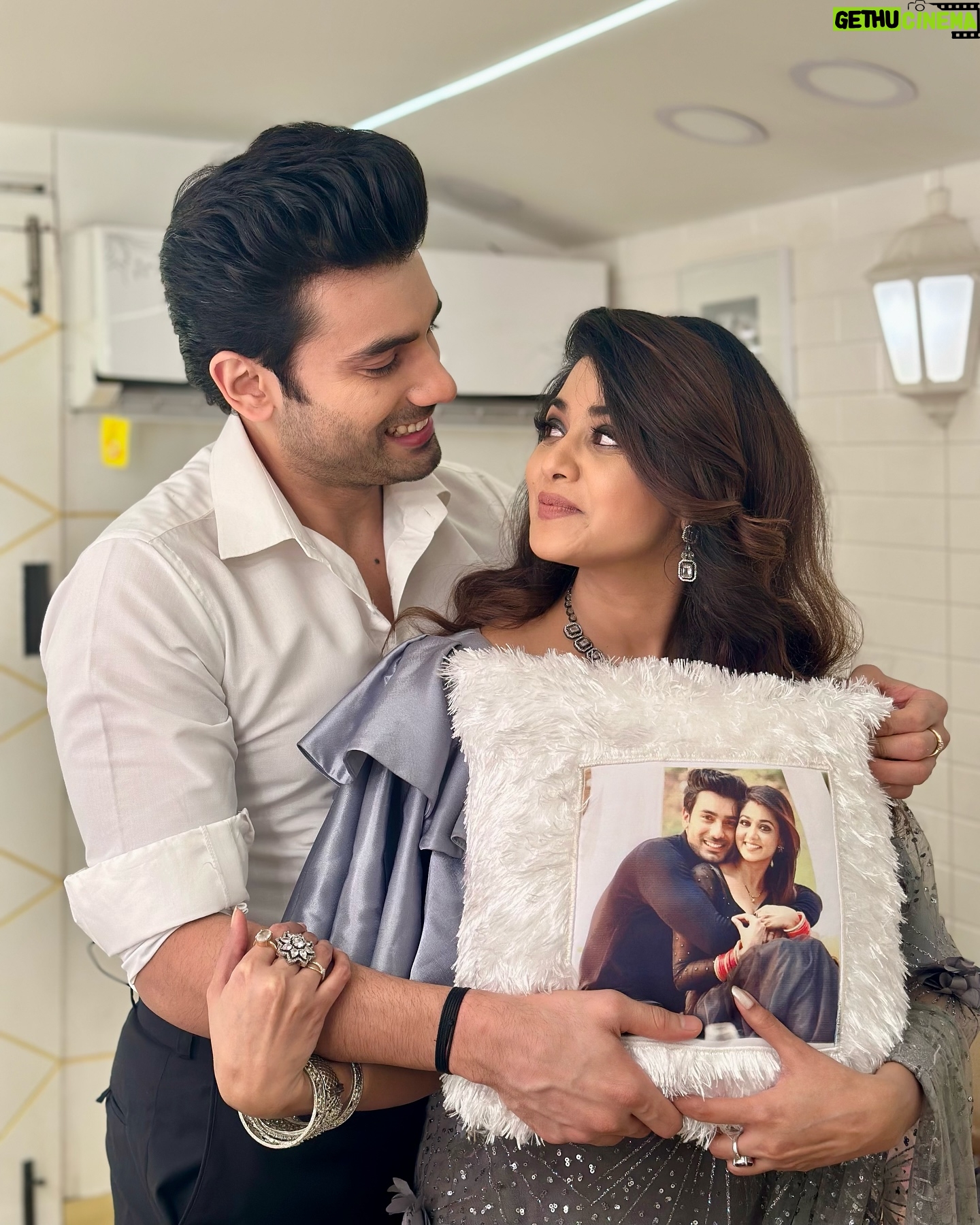 Tanvi Dogra - 111.2K Likes - 1000 episodes of PARINEETII. 💫 

This is not just a number, it’s a journey we’ve walked together with you. From small towns to big cities, you’ve welcomed us into your homes and hearts, and we couldn’t be more grateful. 

Every emotion, every tear, and every smile on this show is connected to the love and support you’ve given us. Parineetii is not just a show, it’s a part of your lives, your stories, and your relationships. 

This milestone belongs to you. Thank you for standing by us, for watching, for feeling, and for making us a part of your family. Without you, this dream would never have come true. 

Here’s to the beautiful bond we share and many more moments to come. Dil se shukriya! ❤️🙏

Forever grateful to @ektarkapoor @tanusridgupta @beinganilnagpal @kavi_nagpal @shivangisinghchauhaan @tripathi.mrinal @varunthebabbar @balajitelefilmslimited for this opportunity. 

Thankyou @kushalz @ritesh.n.yadav @tanyaa03 @shyam.s.gupta_1992 for being our pillars of support.

Team parineetii @vaishnavimacdonald_official @alkamogha @soniashri19 @anchalsahuofficial @tanvi.dogra @sparshkotwal @mansii.jain1 @aakash_talwar @siabhatia_official @officialrishigrover @ashishdixitofficial 
@jeetuvaziraniofficial @manjaster @sahibvohra007 @seema.anand27 @theshilpaagnihotri 

 #Parineetii #AapkaApnaShow
 #Parineetii1000 #ForeverGrateful