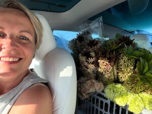 Tanya Plibersek Instagram - A different way to start the day. Early morning flower markets trip 💐