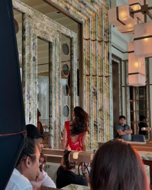 Tara Emad Instagram - This was so much fun to film! 
So much love and appreciation for every member of the team that worked on this!
@jumeirahmarsaalarab 
@jumeirah