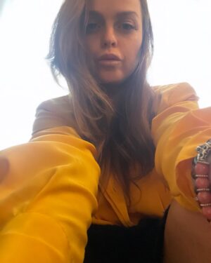 Taryn Manning Instagram - 💛⭐️✌️🍰