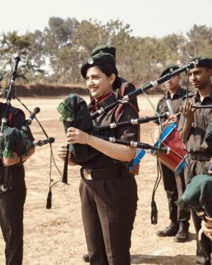 Tejashree Pradhan Instagram - One birth Many lives. Live as much as you can 😇

Thank you @ndtvmarathi for this opportunity and Special thanks to Bhosla Military Academy for your kind time.

We are and will always be proud Indians
#JaiHind #JaiBharat 🇮🇳