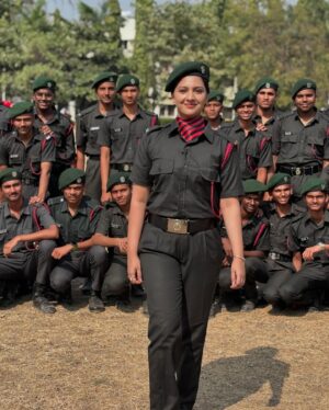 Tejashree Pradhan Instagram - One birth Many lives. Live as much as you can 😇

Thank you @ndtvmarathi for this opportunity and Special thanks to Bhosla Military Academy for your kind time.

We are and will always be proud Indians
#JaiHind #JaiBharat 🇮🇳