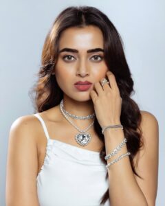 Actress Tejasswi Prakash HD Photos and Wallpapers February 2025