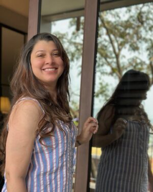 Tejaswini Pandit Instagram - काहीच कृत्रिम नको…!
सकाळचा चेहरा असाच असतो नाही का ? 
सध्या शरीरात inflammation खूप आहे, त्यावर काम चालू आहे. 
लवकर बरं व्हायचं आहे. 
Health First हेच ह्यावर्षीचं resolution नाही, ध्यास आहे.