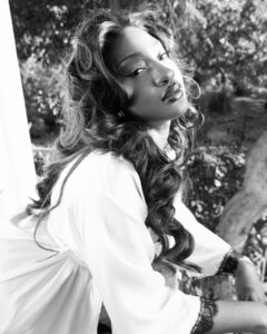 Actress Tems HD Photos and Wallpapers February 2025