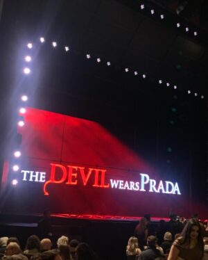 Tina Barrett Instagram - #aboutlastnight So much fun at #thedevilwearsprada #musical amazing show @pradawestend @dominiontheatre ✨ 💄👠🩷💋