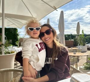 Tiziri Digne Instagram - Birthday girl 🩷

Je t’ai longtemps imaginé et attendu, & un jour tu as réalisé mon rêve : celui d’avoir une fille, une petite Inaya, d’avoir une meilleure copine pour la vie. Aujourd’hui tu es là avec moi, depuis 4 ans déjà ! 4 années qui ont défilés à une vitesse folle, 4 ans de nous, 4 ans d’allaitement, 4 ans de cododo, 4 ans d’amour infini, 4 ans d’un lien si fort, fusionnel et indescriptible ! Si tu savais comme je t’aime, comme mon cœur déborde d’amour pour toi, comme je suis fière de toi et comme j’aimerais te garder toujours petite dans mes bras tout près de moi ! 🥰 
Je t’aime ma fille tellement tellement 🩷🩷