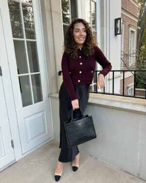 Tiziri Digne Instagram - Bon week-end 🤍

Un petit outfit, ça faisait longtemps ! Vous aimez ? (Évidement, gros manteau par dessus ❄️) 

#outfit #outfitinspiration #mode #lookdujour