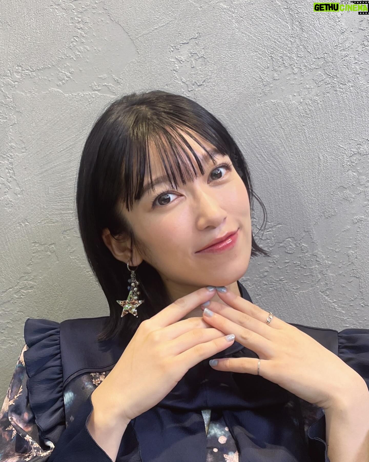 Tomoyo Kurosawa - 3K Likes - 🐰
アークナイツ 5周年アニバーサリーフェス!
会場や配信で楽しんでくれている皆様、ありがとうございます!
理性足りてますか?☺️
理性回復ドリンク、今年もあると聞いて羨ましい限りです!
会場にお越しのドクターはぜひ一度ご賞味ください☺️✨
2025年もアークナイツをどうぞよろしくお願いいたします!
・・・・・・・・・・・・・・・・・・・・・・
ワンピース @arobe_official
イヤリング @karhtu_press
@withy_asami