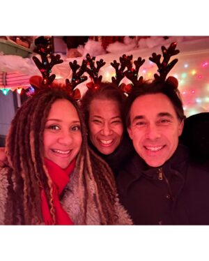 Tracie Thoms Instagram - Miracle on 34th Street on Christmas Eve! A family tradition since forever!!! Merry Christmas!!! #ABaltimoreChristmasHon