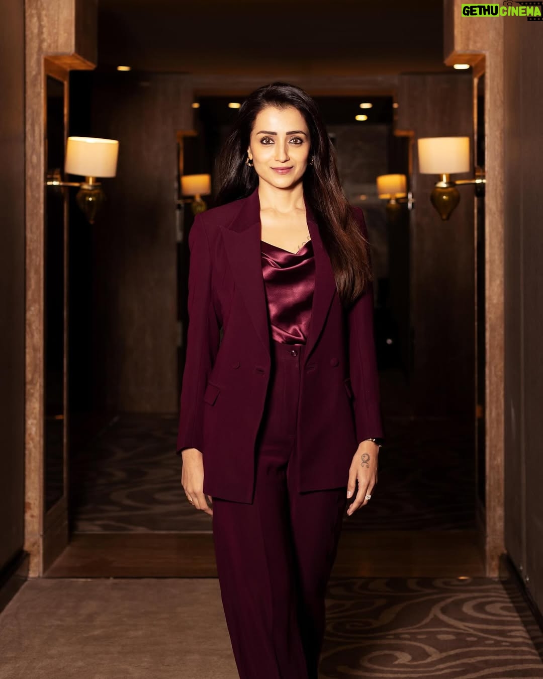 Trisha - 1.1 Million Likes - Working on myself,for myself,by myself✌🏻
Wearing @soul__spectrum top @blackshades_bespoke suit
Jewelry @mykreshya
Styled by @ekalakhani
Style Team @malinikarthikeyan @harshene.ravichandar
Make Up @uspawar3
Hair by @rohini_hairstylist
Photographed by @lakshmiijagan
Talent Management @southbay.talent