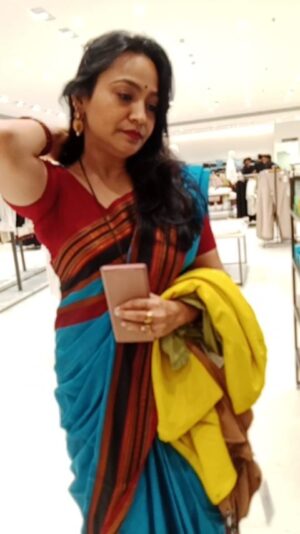 Trupti Bhoir Instagram - Shopping 🛒🛍️ for @truptibhoir_ 🥰
.
.
.
.
.
.
 #shoppingtime 😍 
#actressgallery ❤️
#diwali #selflove 
#trending #shopping