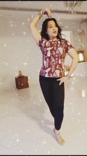Trupti Bhoir Instagram - Dance, A Universal Language 🗣️ 👉💃 @truptibhoir_  #2025
.
.
.
.
.
.
.
.
#trending 
#dancereels 
#trendingreels 
#dancevideo