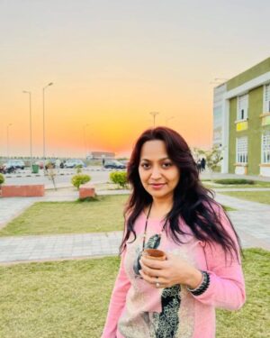 Trupti Bhoir Instagram - #messyhair 😁 #photodump 🙈 #2024 click click 📸During Film location hunting 😎🥸🤡
.
.
.
.
.
.
.
#photogram 
#ottd 
#actresslife 
#nofilter 
#nomakeup 
#pinktshirt 
#pink
