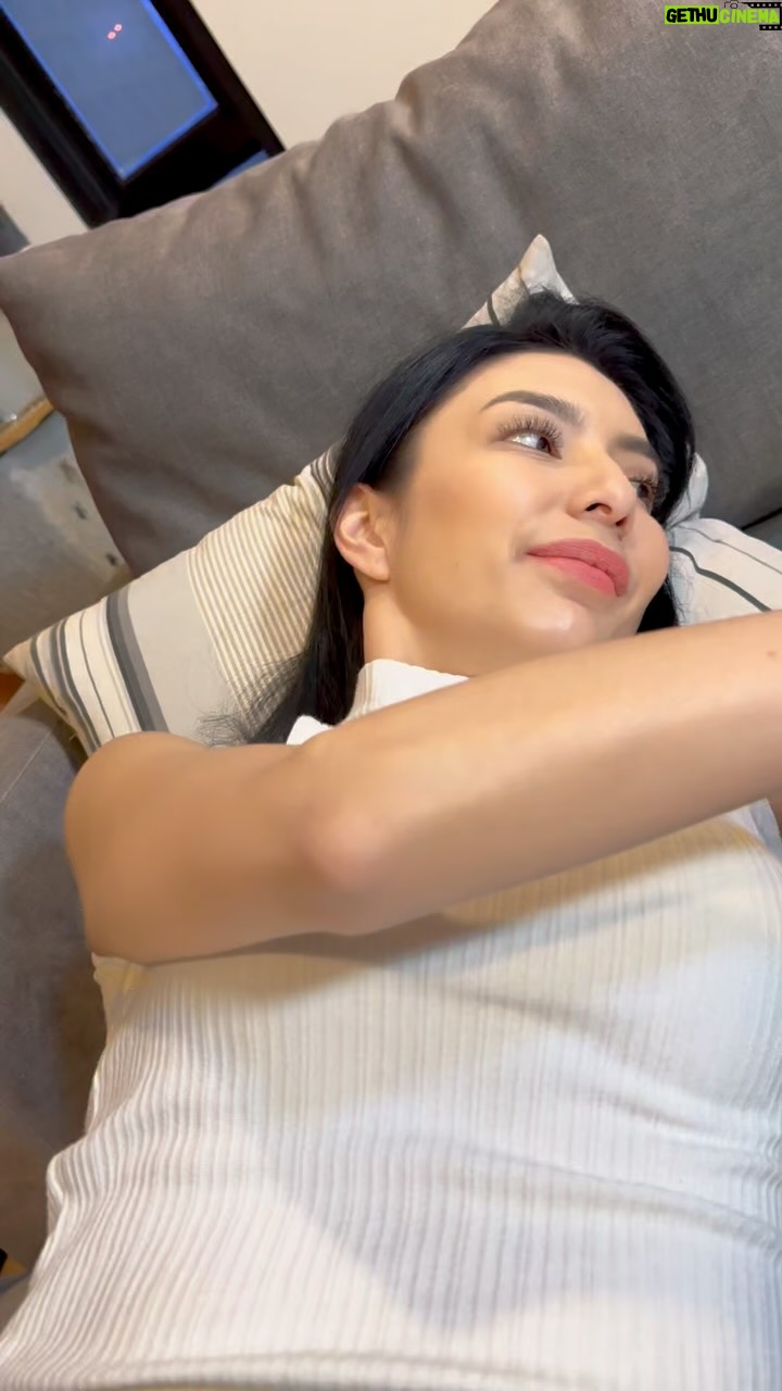 Tyas Mirasih - 2.1K Likes - Emang kalo gabut gini enaknya gesek2, iyaa gesek keti pake underarm care favorite aku dari @brighty_id #underarmcare #tonerbadan #pencerahketiak #brightyindonesia