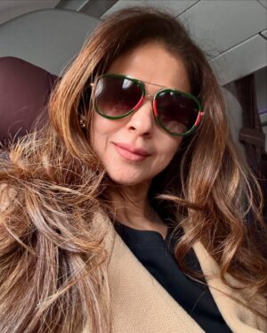 Urmila Matondkar Instagram - 🤎🤎🤎
Love Gratitude Grace Dignity Positivity Peace 🙏🏻😇