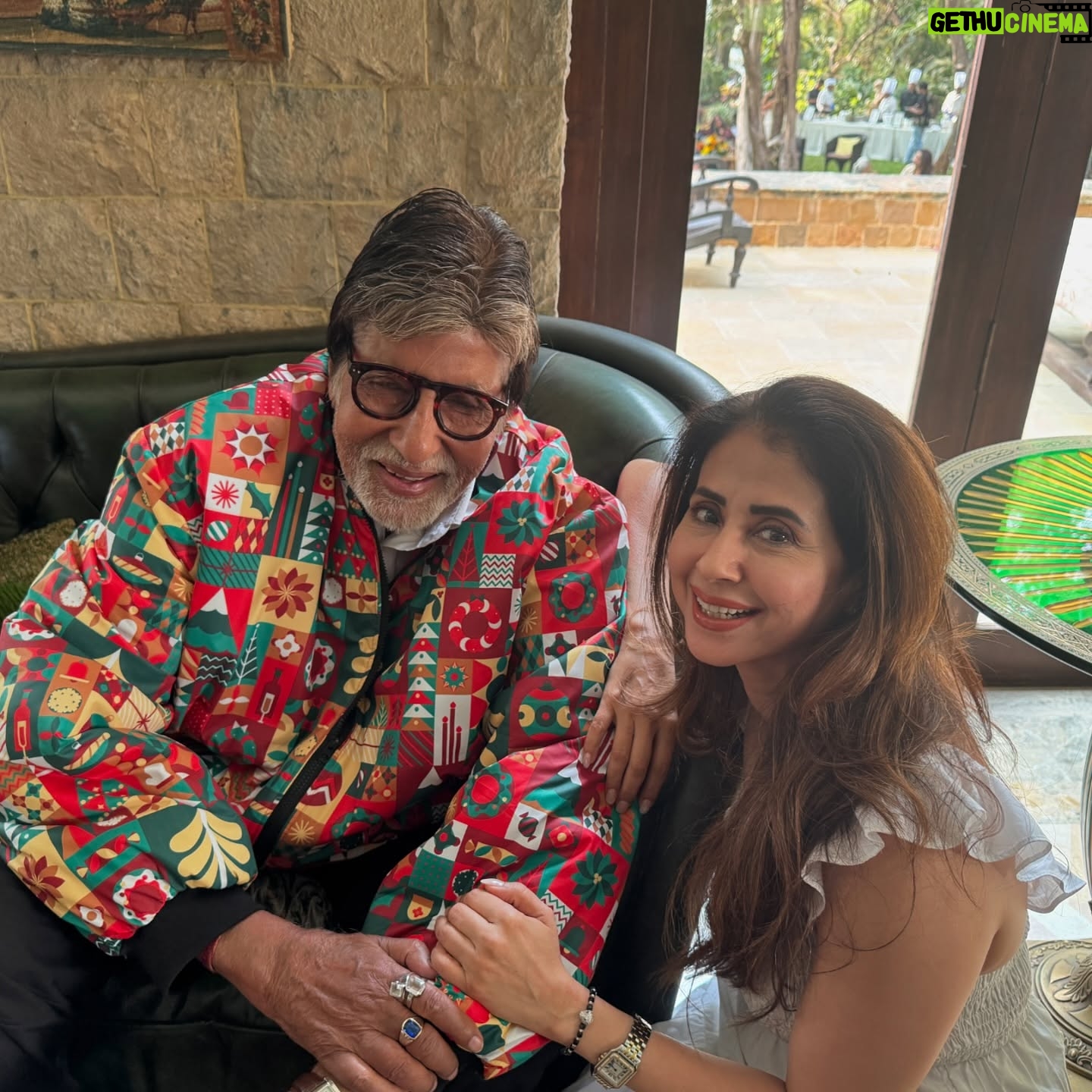 Urmila Matondkar - 33.3K Likes - An absolute epic day that it was..with some of the best talents our industry has!!
Afternoon full of love,laughter,affection,admiration and great camaraderie 🥰❤️
Because it was a Special Birthday of someone very special to all us..”Jaadu” in real sense as the entire nation is spellbound with his words for decades.. #oneandonly @jaduakhtar ❤️
Thank you dearest @azmishabana18 for these awesome moments which truly enrich my life ❤️🙏🏻🥰