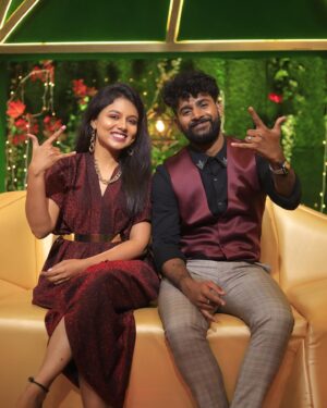 VJ Tara Instagram - Another amazing week with a Amazing episode ❤️✨
Superstar @vj_tara 😂
.
.
.
#somethingsomething 
Every Friday 7pm 
@vijaytakkarofficial 🔥
.
.
.
#post #picoftheday #vibe #instagood #instagram #maroon #team #somethingsomething #beauty #welookgood #puma #anchors #goodvibesonly #postoftheday #vj #vijaytvfamily #vijaytv #vijaytakkar #sandysundar