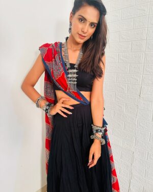 Vaidehi Nair Instagram - रंग ishq ka ✨
-
-
Twinning in this beautiful lehenga and kurta by @label.radhe 
-
-
-
-
-
-
#vaidehiians #fyp #featureme #foryou #navratri #navratrispecial #vaidehiinair
