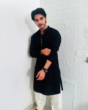 Vaidehi Nair Instagram - रंग ishq ka ✨
-
-
Twinning in this beautiful lehenga and kurta by @label.radhe 
-
-
-
-
-
-
#vaidehiians #fyp #featureme #foryou #navratri #navratrispecial #vaidehiinair
