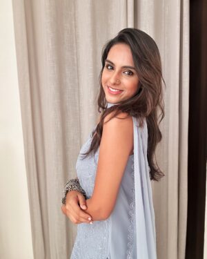 Vaidehi Nair Instagram - पहले भी main 🩷✨
-
-
-
Wearing @surtisilk 
-
-
-
-
-
-
#vaidehiians #fyp #foryou #featureme #trending #vaidehiinair #indian #instagram