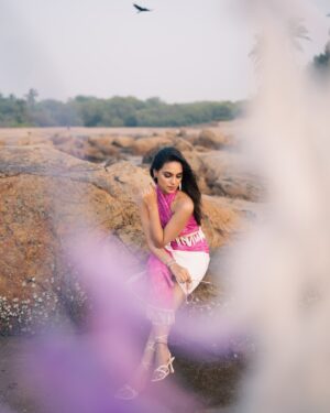 Vaidehi Nair Instagram - The magic in new beginnings is truly the most powerful of them all ✨🩷
-
-
Designed by @vaidehii_nair 
Tailored by @maansboutiqueofficial 
Photographer @trilochan_bhawedi 
MUA @mukesh_makeup_artisth 
-
-
-
-
-
-
-
-
-
#dreamcatchers #foryoupage #fyp #style #designer #vaidehiinair #fashiondesigner