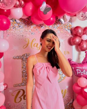 Vaidehi Nair Instagram - This time I mean it when I say I am 18!!
Finally legal 🔞
-
-
-
-
Cake by @dynamiccake_india 
Decoration by @uniqe_balloons_decoration 
-
-
-
-
-
-
-
-
-
#vaidehiians #birthday #18 #legal #fyp #featureme #vaidehiinair #trending