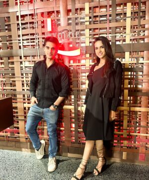 Vaidehi Nair Instagram - “Good food, good times, and great company” 
At @leviitatebar 
@trutalent.management 
@vaidehii_nair 🥂