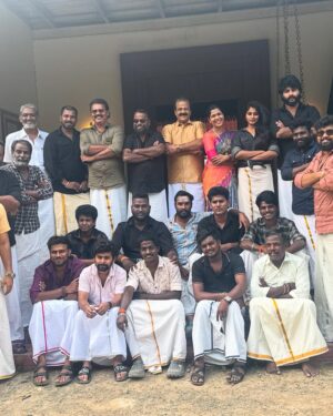 Vaishnavi Arulmozhi Instagram - Veeravin வேட்டி தின நல்வாழ்த்துக்கள் 🤩🤩🤩🤩❤️❤️❤️
@laya.vaish @its_arunmuthusamy @siva_sekar_director @ramesh.kc.132 @zeetamizh @zee5tamil 🥳🥳🥳🥳🥳 #veera #zeeserials