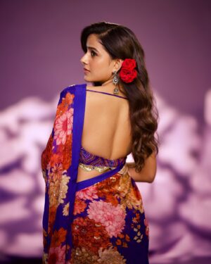 Vaishnavi Chaitanya Instagram - 🌹✨
.
.
.
Assist by @_being_mini_ 
Saree @issadesignerstudio 
Makeup @makeupbysiva 
Hair @hairbyvenky 
Shot by @chinthuu_kliicks 
Outreach @kudipudivijaykumar97 
.
.
#fashion #traditional #saree #vibe
