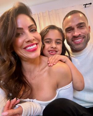 Valery M. Ortiz Instagram - Whew! Juuust got this Christmas post done before the New Year! 😅 Time is flying and the days have been full. LA ~> FL ~> CHI ~> LA It truly went too fast. 😔 Chicago   New Years post before February! 😅🤣