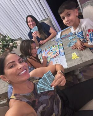 Valery M. Ortiz Instagram - Whew! Juuust got this Christmas post done before the New Year! 😅 Time is flying and the days have been full. LA ~> FL ~> CHI ~> LA It truly went too fast. 😔 Chicago   New Years post before February! 😅🤣