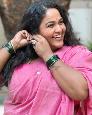 Vanita Kharat Instagram - 🌸🕊️
.
.
.
📸 @esha__dey love you 😘
