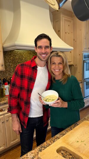 Vanna White Instagram - We’re back with another recipe! Whether you’re a parsnip lover or have never tried them before, we have the perfect soup for you to make at home! 🥣🧑‍🍳 

Full recipe pinned in the comments.