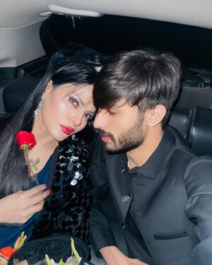 Veena Malik Instagram - BIRTHDAY BASH!💘